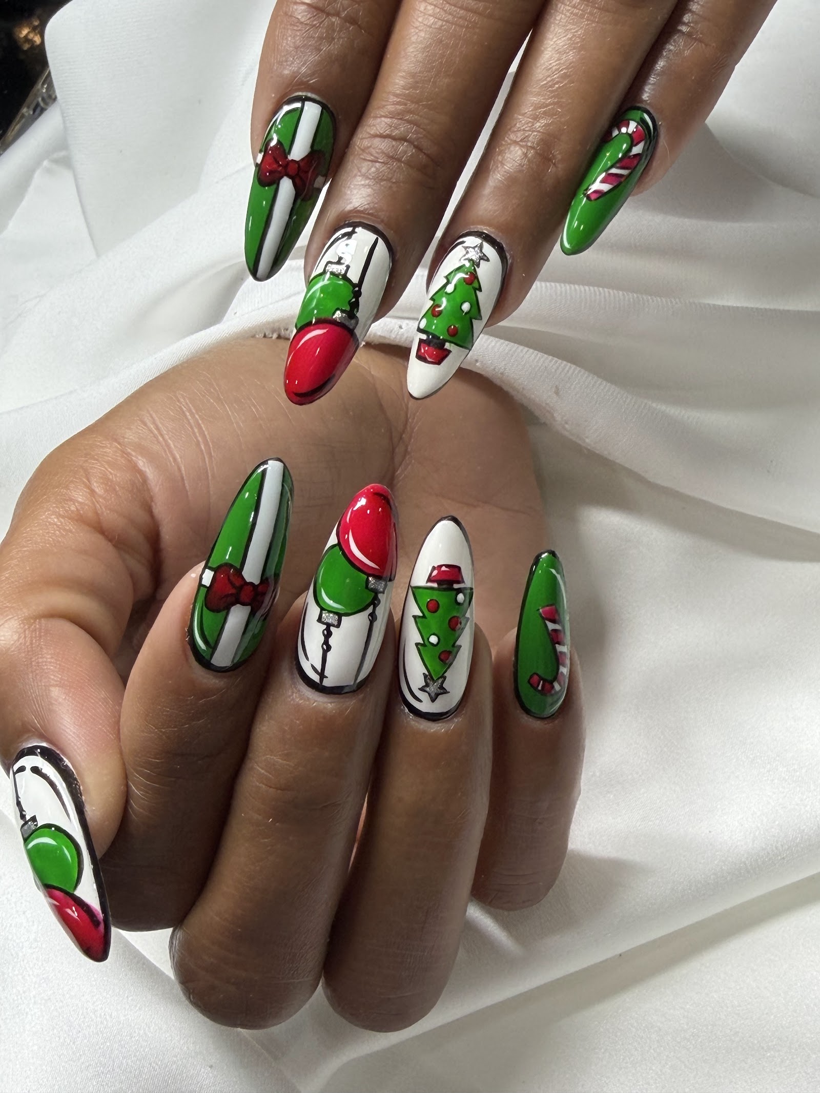 Hot Nails & Spa nail photo 2