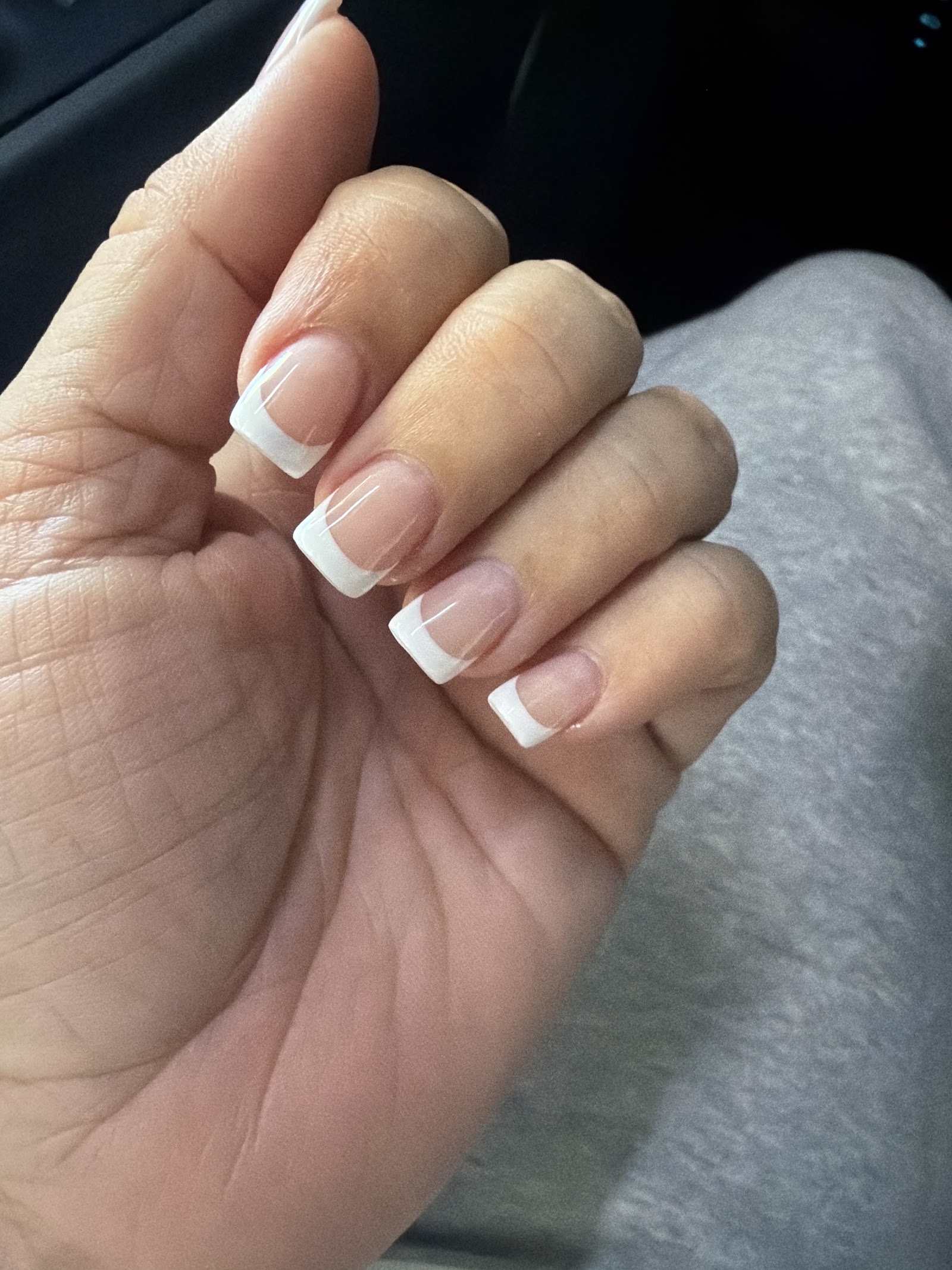 Hot Nails & Spa nail photo 4